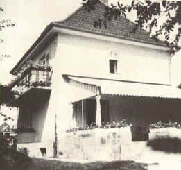 EvaApt.jpg (104828 bytes)