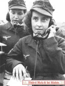 Flakhelferinnen.jpg (286051 bytes)